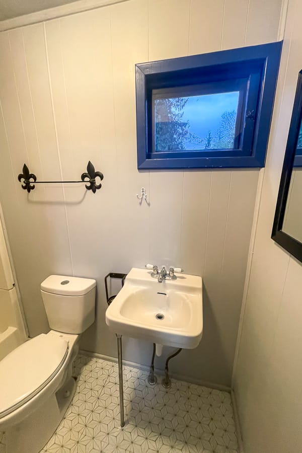 ARTProperty-studio6-flathead-02